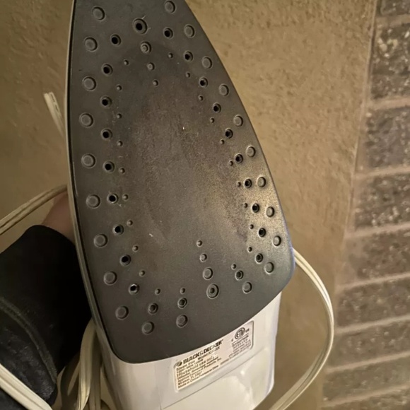 Black And Decker Iron 2014 Preowned VGC - Picture 2 of 2